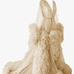 Flowy robe for photoshoots
